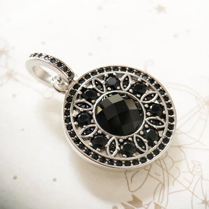 Pendentif Cercle Noir en Argent Sterling 925 – Design Élégant Sertie Zircon Style Moderne