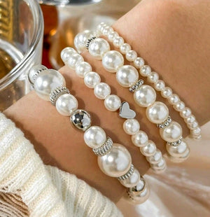 Bracelet Perles Élégant — Set de 4 avec Charm Cœur