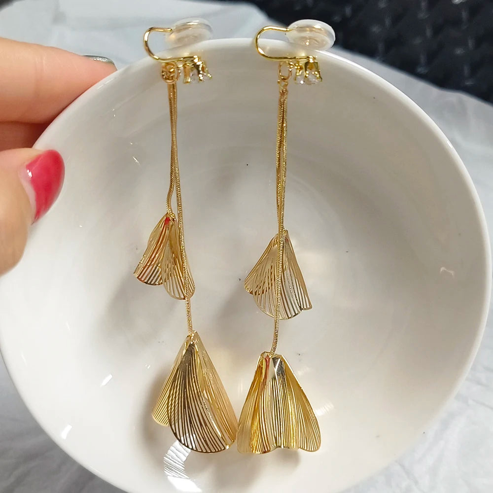 Blumen & Zirkonia Ohrringe — Lang, Dünn, Clip oder Stecker