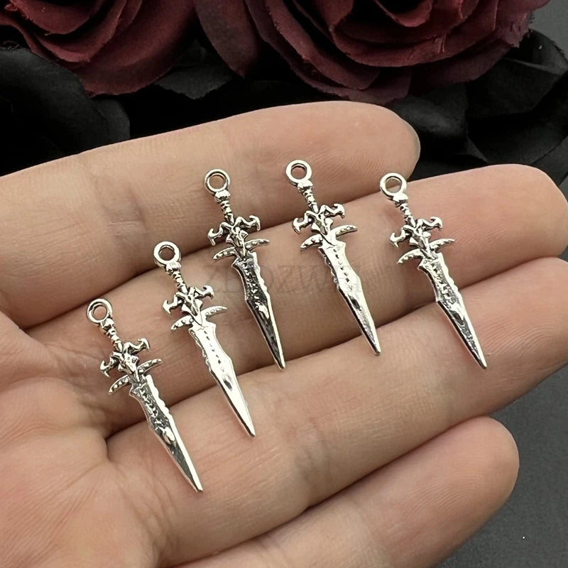 Miniatur-Schwert-Anhänger zum Selbermachen – 20 Stück Schmuckanhänger