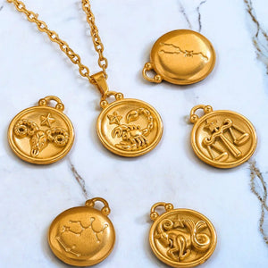 Pendentif Médaille Zodiaque Plaqué Or 18K — 12 Constellations